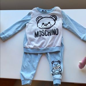 Moschino sweatsuit set!